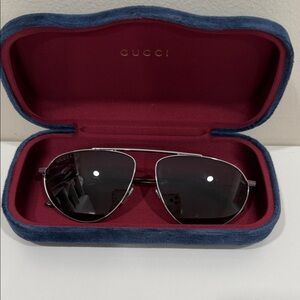 Gucci Aviator Sunglasses New With Case